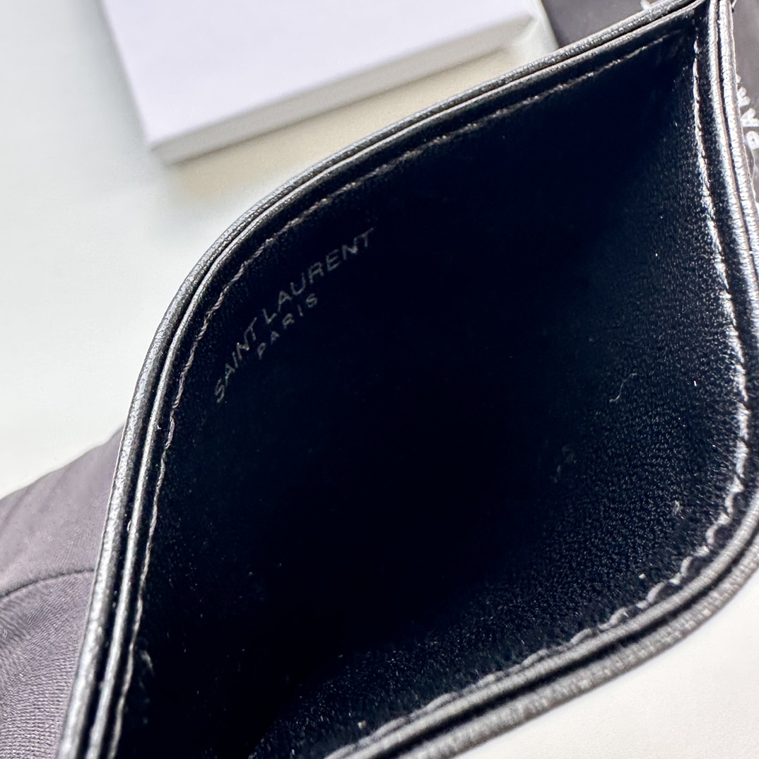 Lady Designer CASSANDRE MATELASSÉ card case in lambskin -Black and Sier Wallet - Gorchic - $35.99