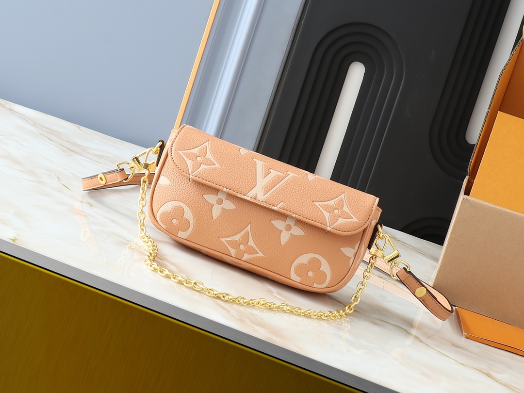 Designer Monogram Wallet On Chain Ivy Arizona / Creme Monogram Empreint Leather Bag - Gorchic - $102.99