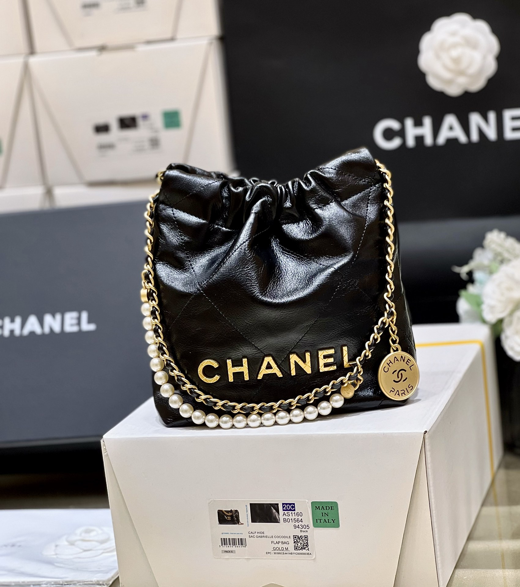 CC Inspired 22 MINI HANDBAG Shiny Crumpled Calfskin & Gold-Tone Metal Black - Bag - Gorchic - $161.99