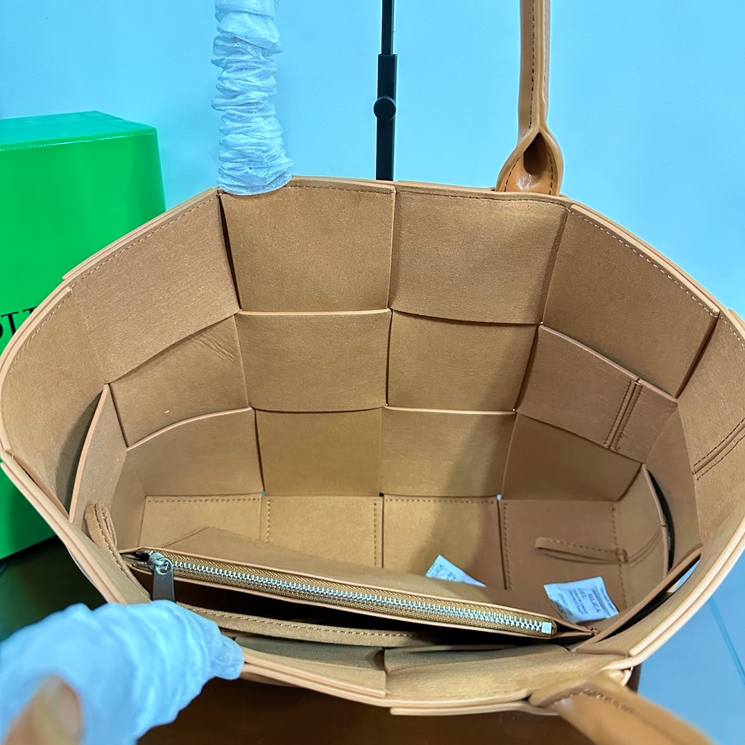 BV Medium Arco Leather Tote Bag- Brown - Bag - Gorchic - $180.99