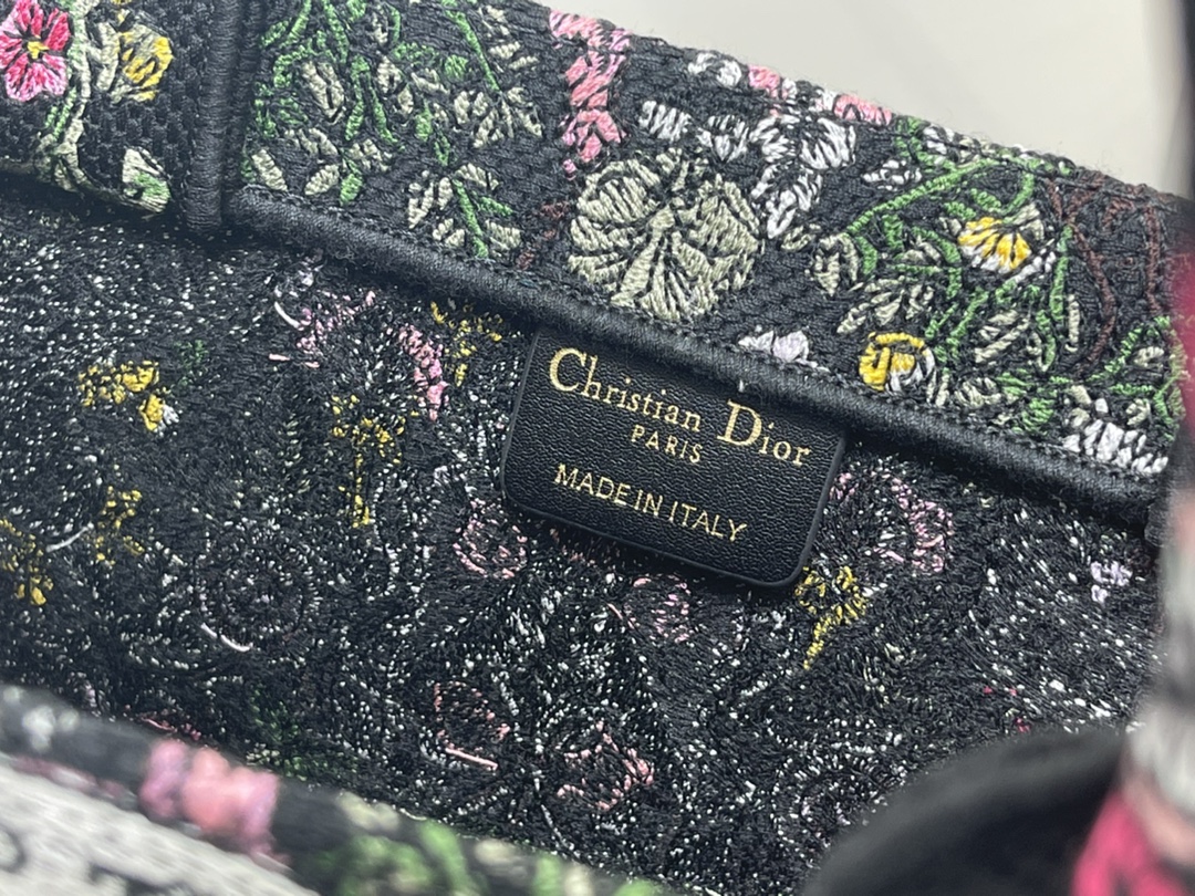 D Inspired Book Tote Bag - Gorchic - $167.99