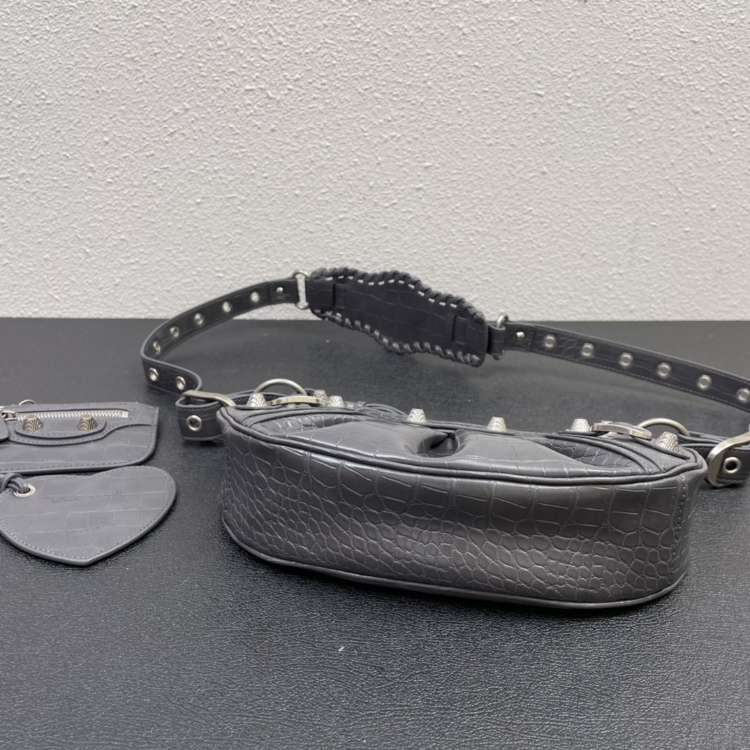 Hourglass iconic Le Cagole XS shoulder bag - Gorchic - $157.99