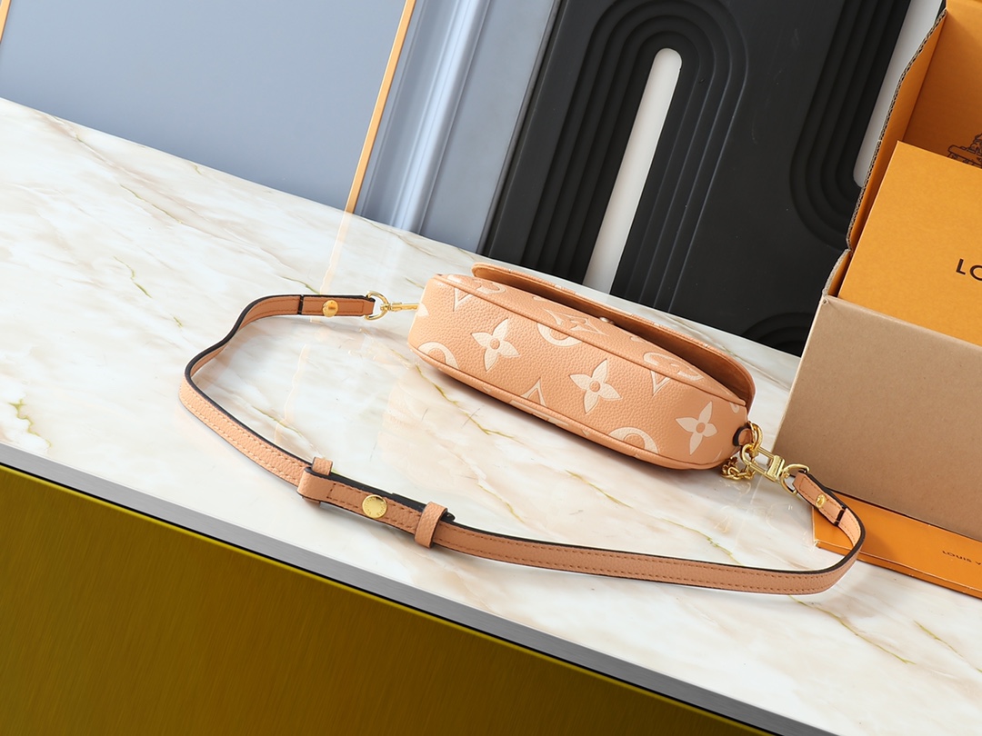 Designer Monogram Wallet On Chain Ivy Arizona / Creme Monogram Empreint Leather Bag - Gorchic - $102.99