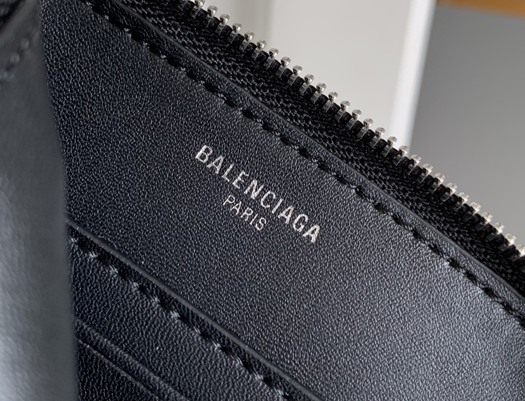 Hourglass iconic Men's Black Passport Long Wallet 1 Ticket - Bag - Gorchic - $139.99