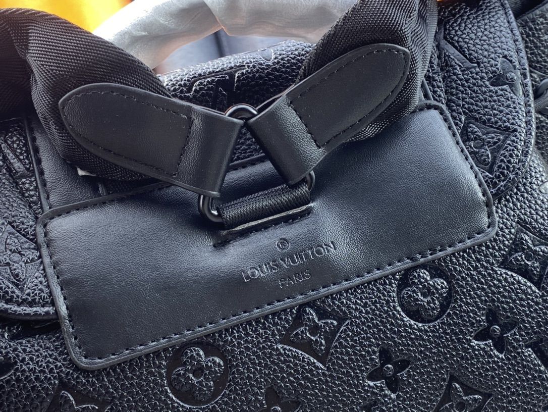 Christopher Discovery MM Backpack - Bag - Gorchic - $183.99