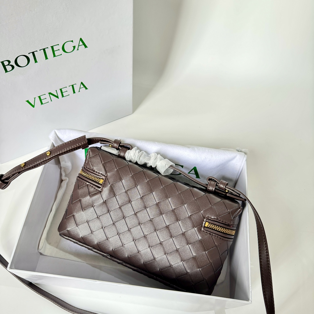 BV Bang Bang Vanity Case Fondant - Bag - Gorchic - $144.99