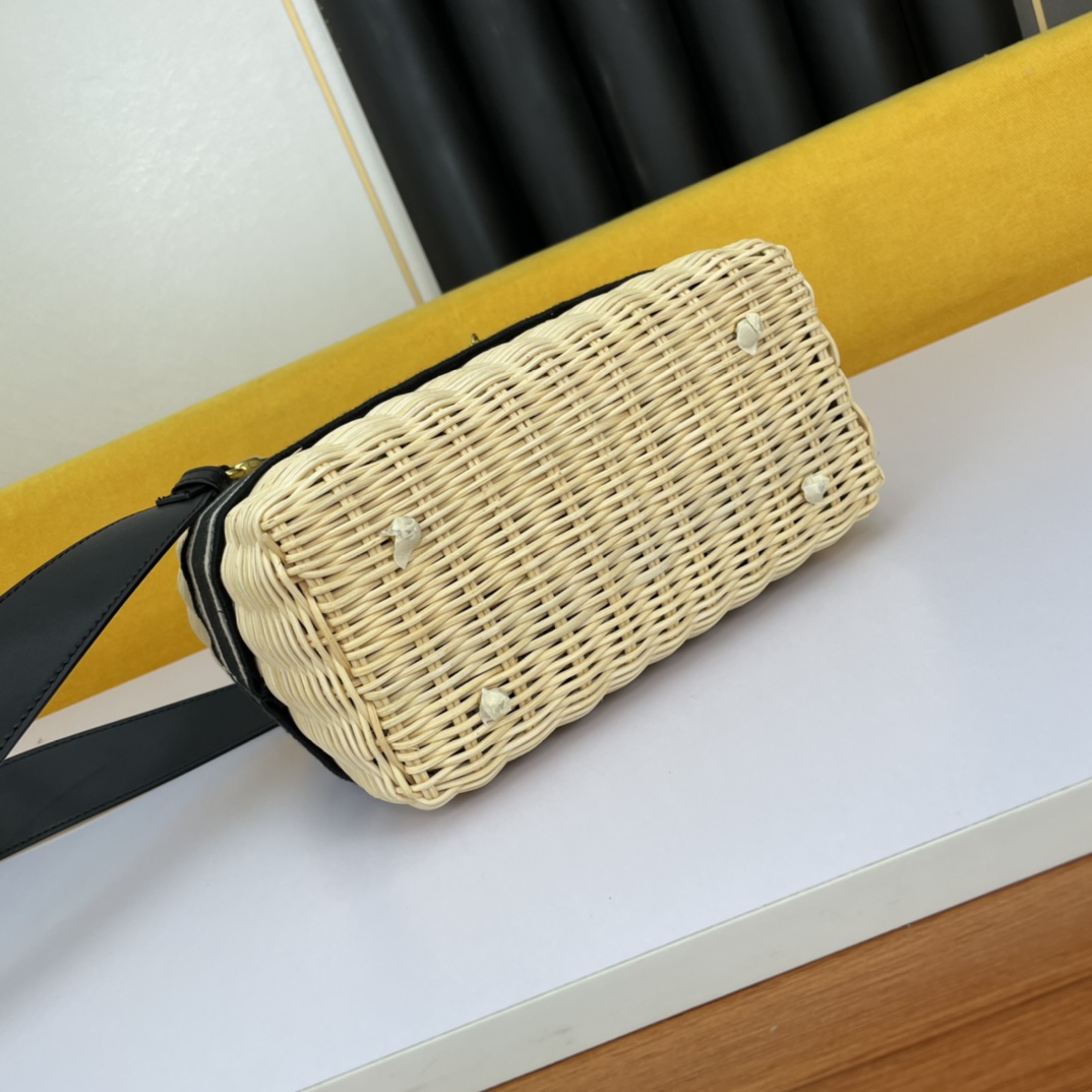 D Inspired The LADY D-LITE Bag - Gorchic - $196.99