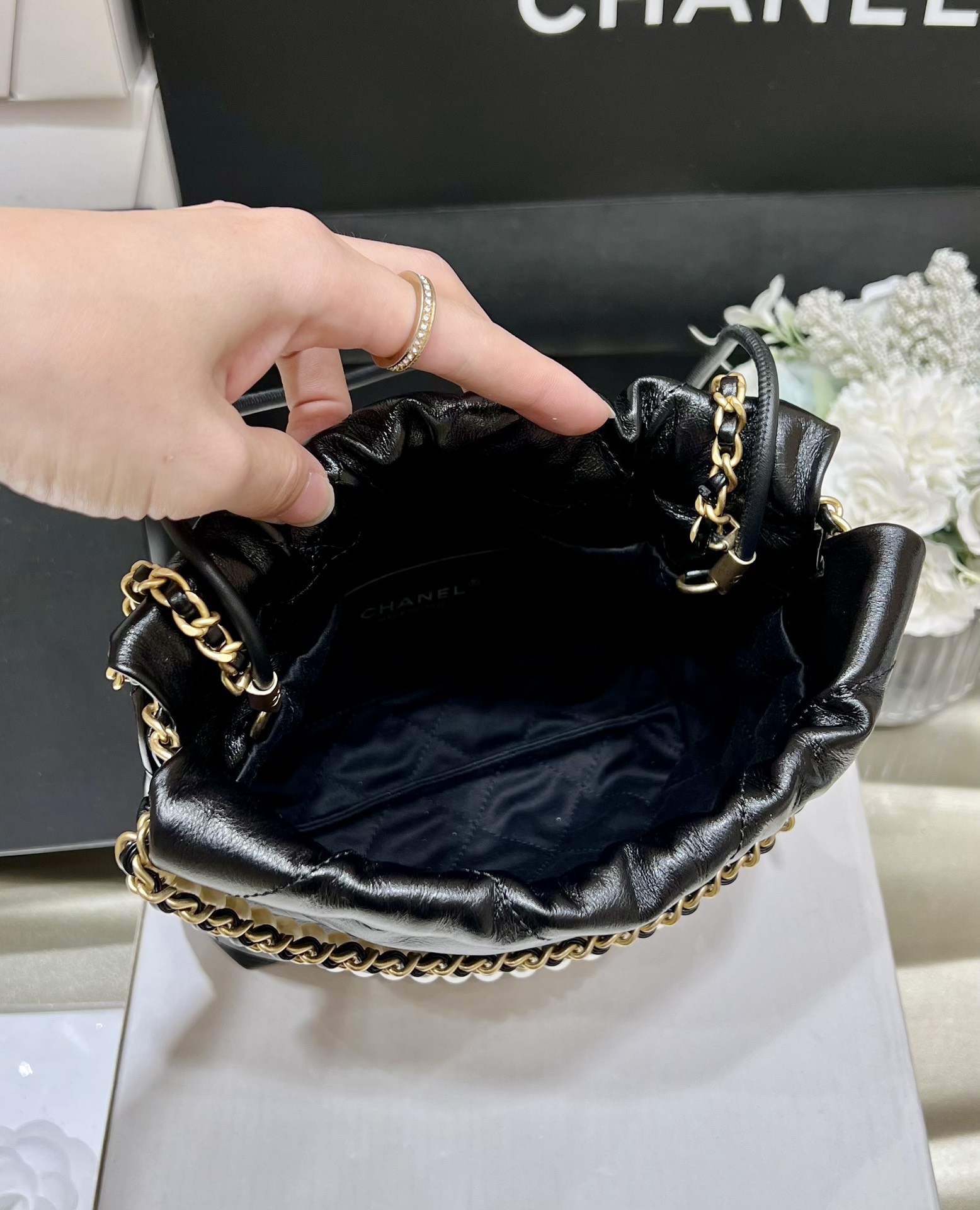 CC Inspired 22 MINI HANDBAG Shiny Crumpled Calfskin & Gold-Tone Metal Black - Bag - Gorchic - $161.99