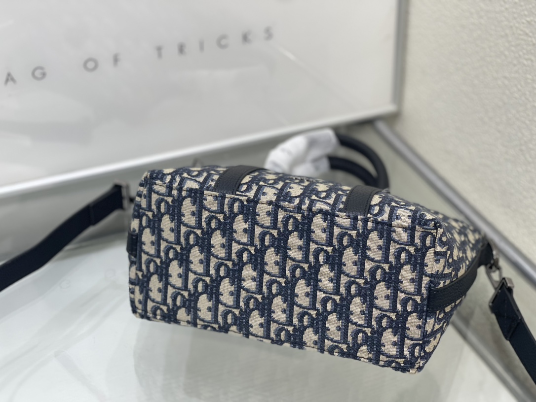 D Inspired Weekender 25 Handbag - Old Flower White Bag - Gorchic - $167.99