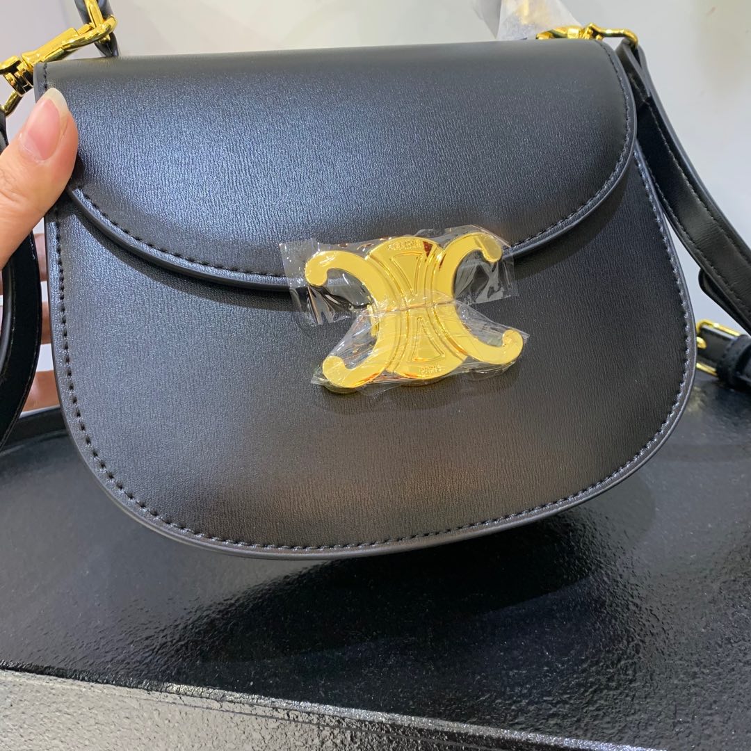 CL BESACE CLEA bag in shiny cowhide leather - Gorchic - $122.99