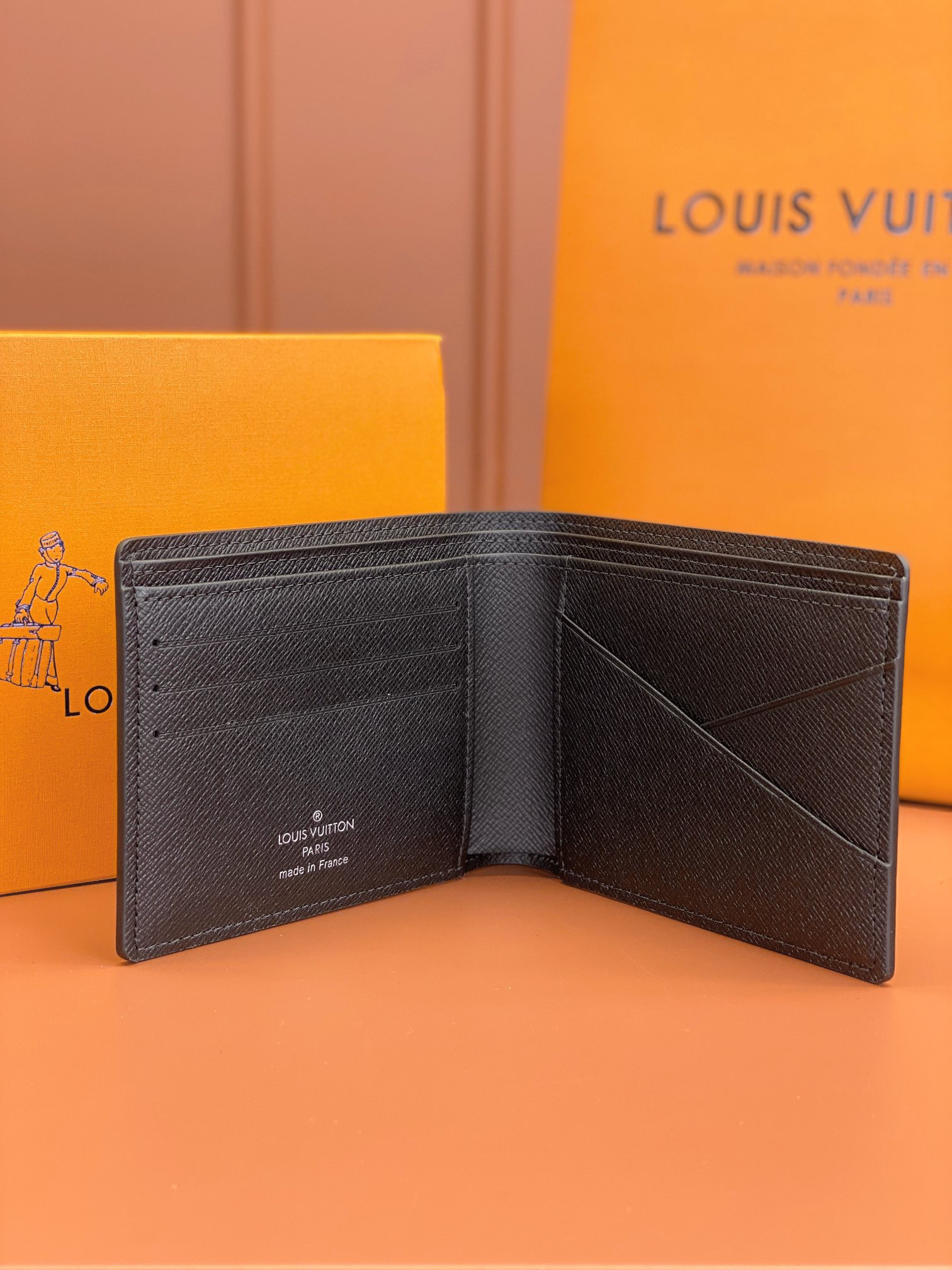 [TOP] Designer Folding Wallet - Gorchic - $153.99