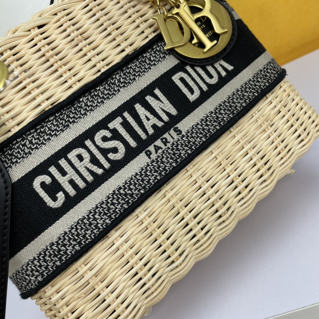 D Inspired The LADY D-LITE Bag - Gorchic - $196.99