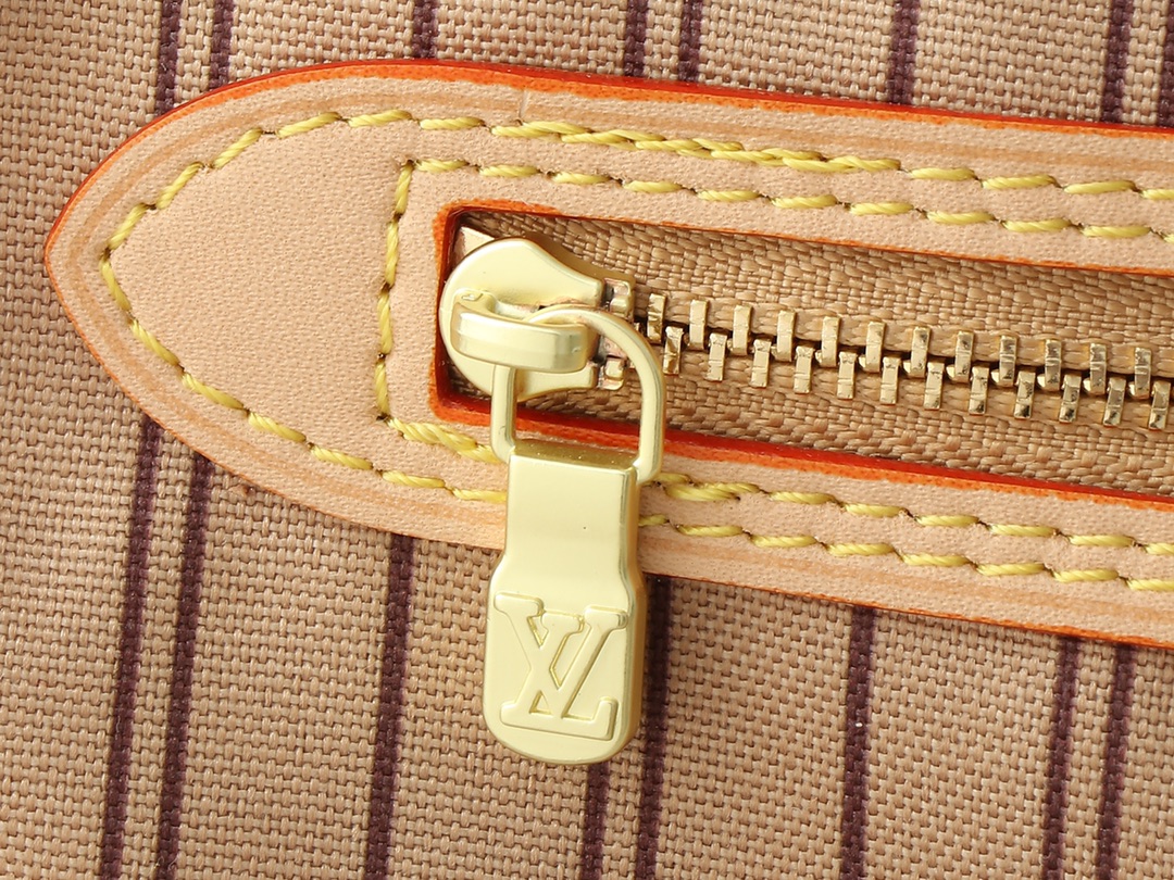 Designer Monogram Neverfull Bandoulière Inside Out MM Size Khaki Bag - Gorchic - $136.99