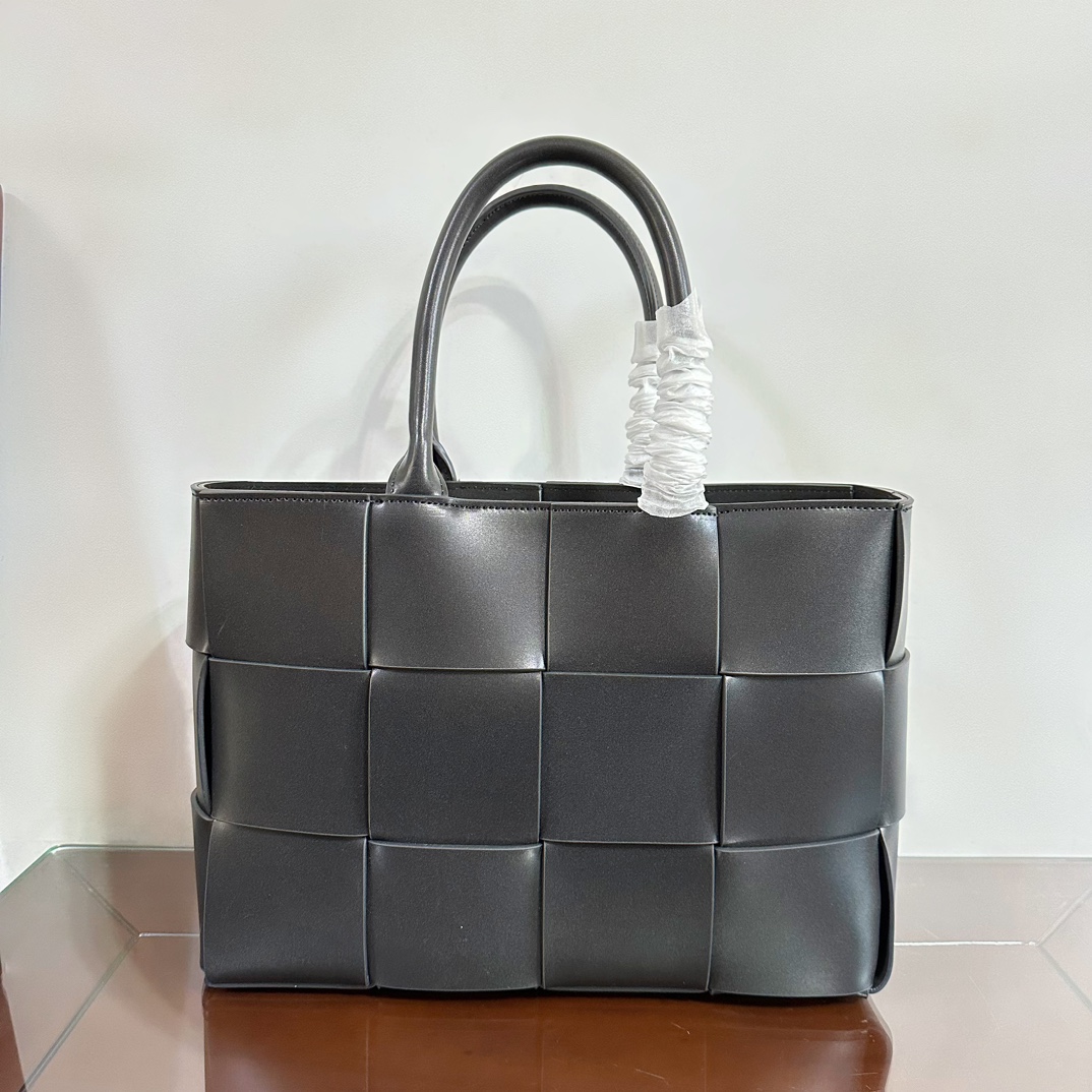 BV Medium Arco Leather Tote Bag- Black - Bag - Gorchic - $180.99