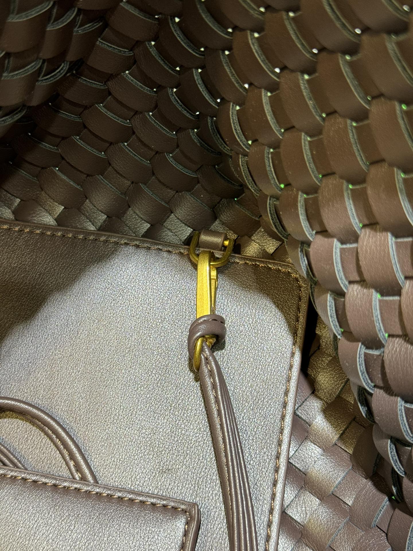 BV Medium Cabat Fondant - Bag - Gorchic - $186.99