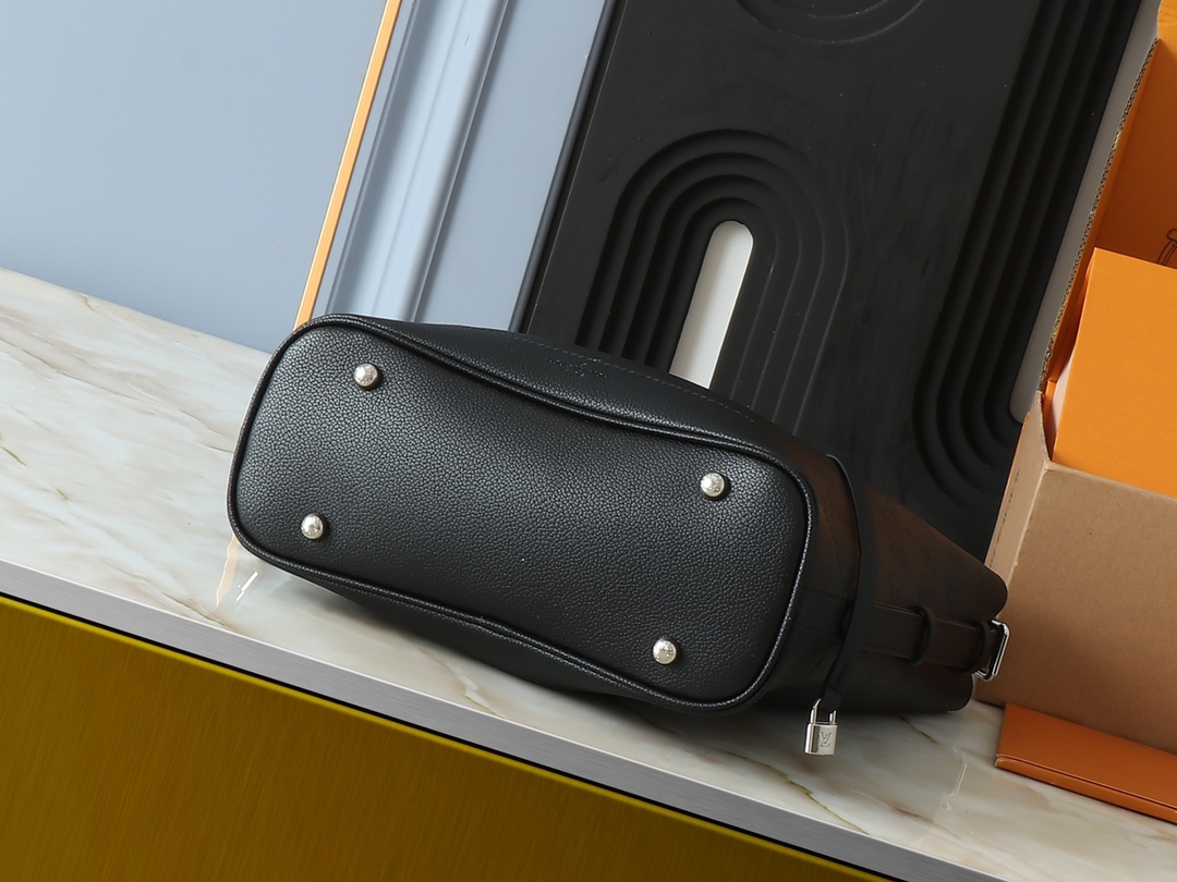 Designer Monogram Flore Black Bag - Gorchic - $137.99