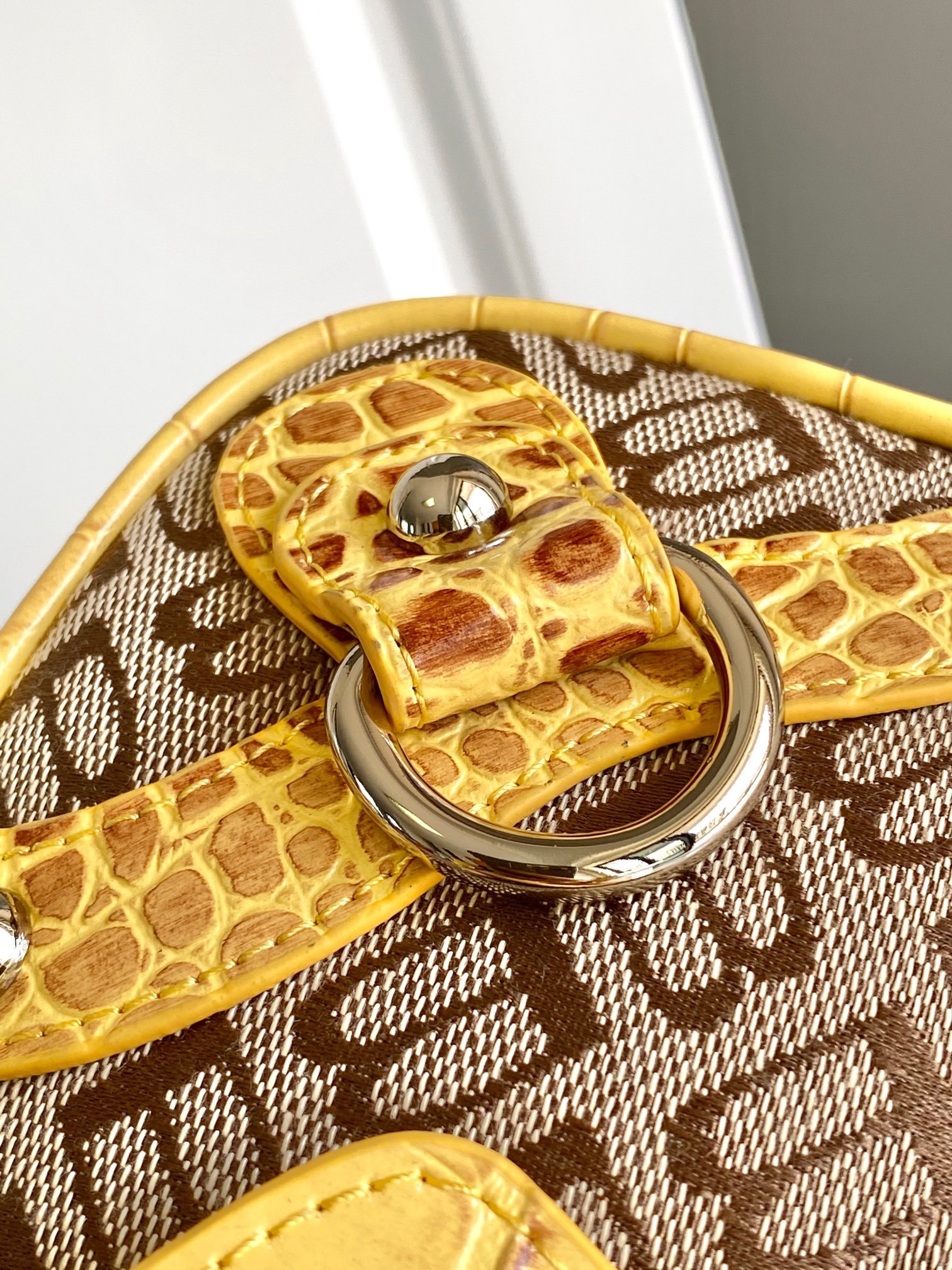 Hourglass iconic Essex small shoulder bag Gold Jacquard - Bag - Gorchic - $149.99