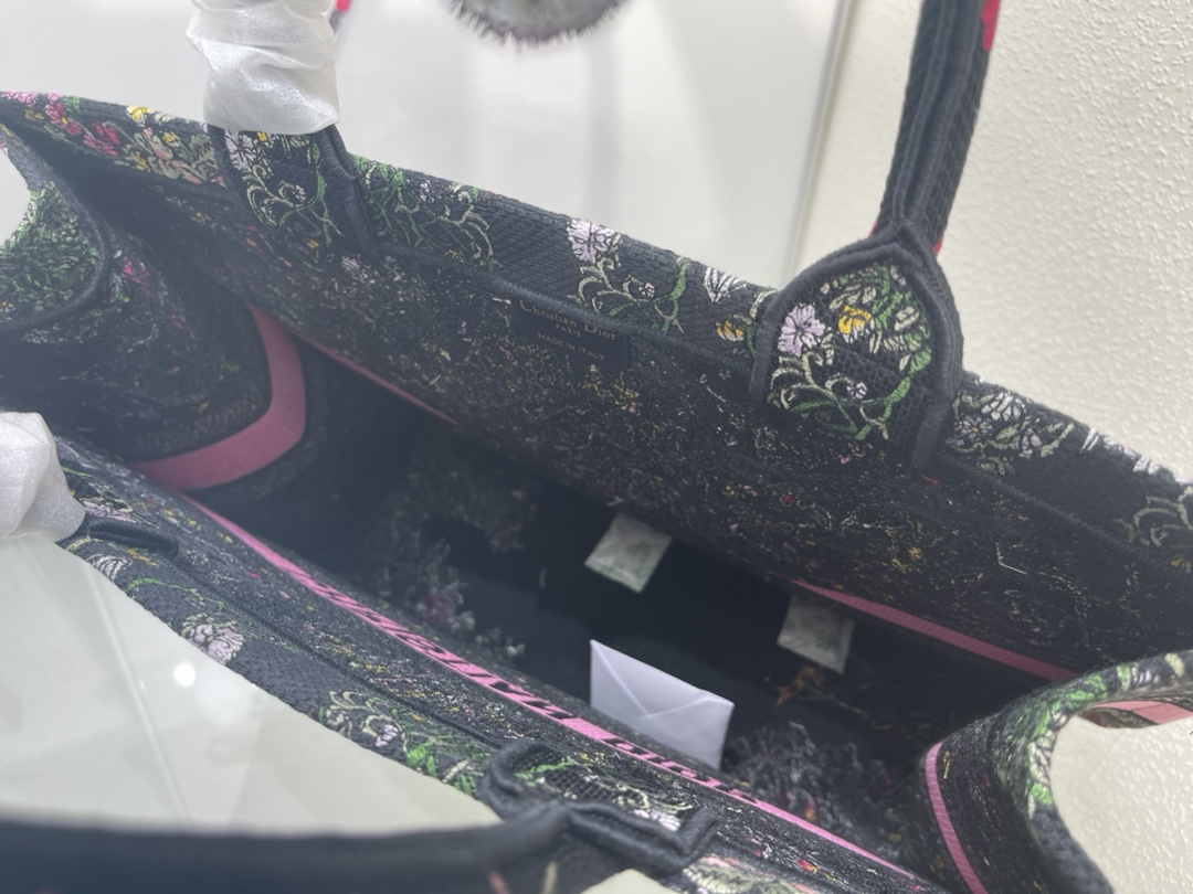 D Inspired Book Tote Bag - Gorchic - $167.99