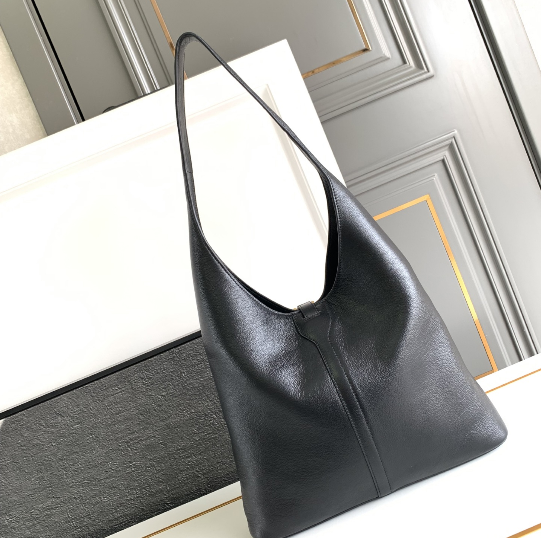 Hourglass iconic Lock Trim Large Tramp Bag - Black Gold Bag - Gorchic - $144.99