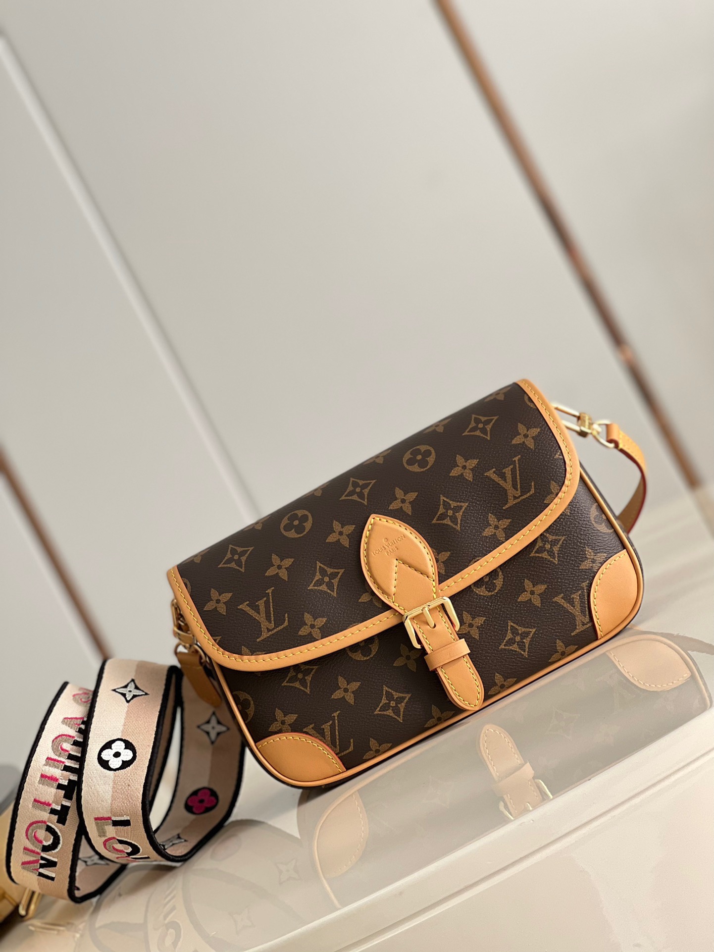 Designer Monogram Diane NM Handbag Monogram Canvas - Bag - Gorchic - $124.99