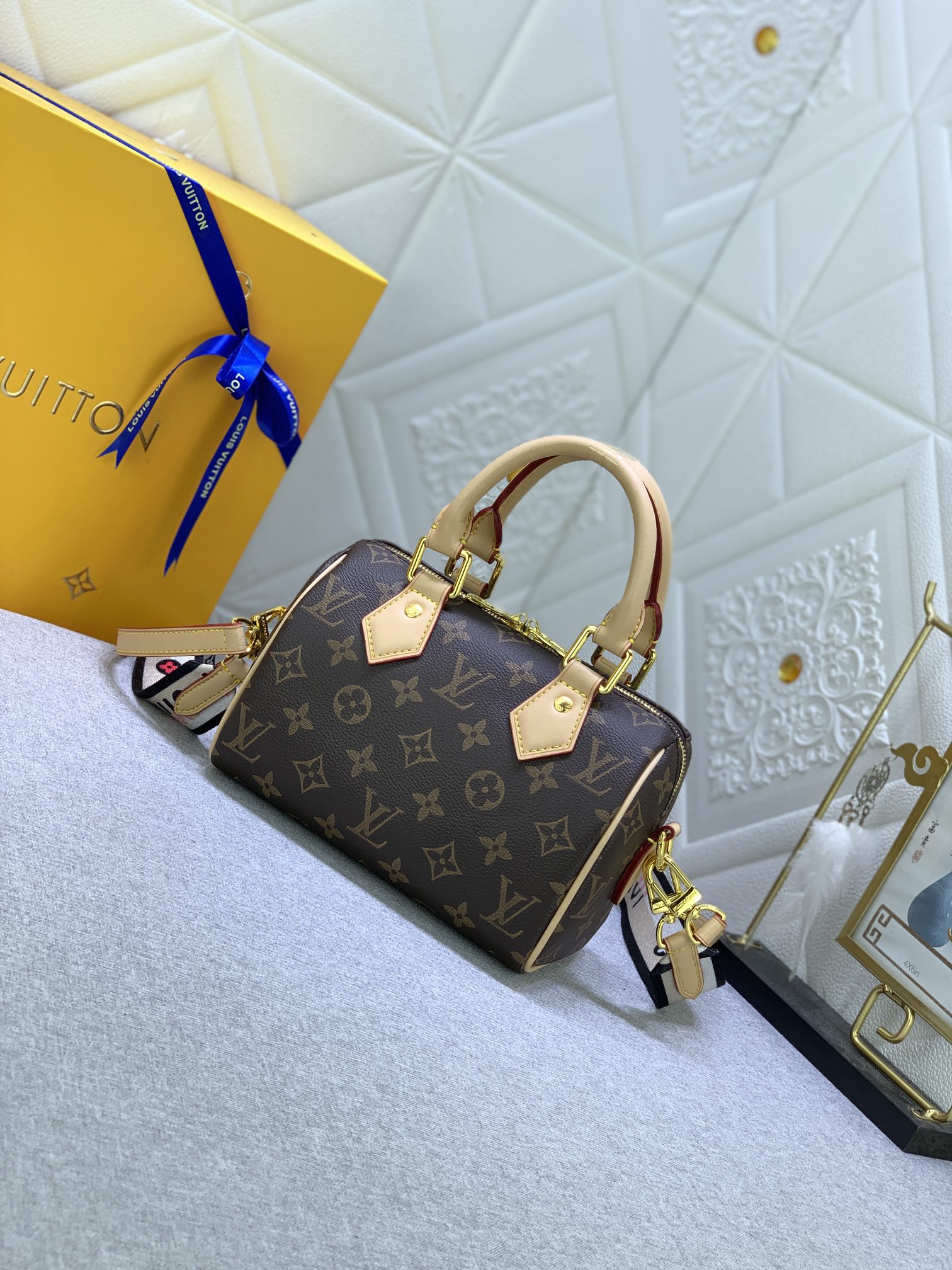 Designer Monogram Speedy Bandoulière 20 - Bag - Gorchic - $117.99