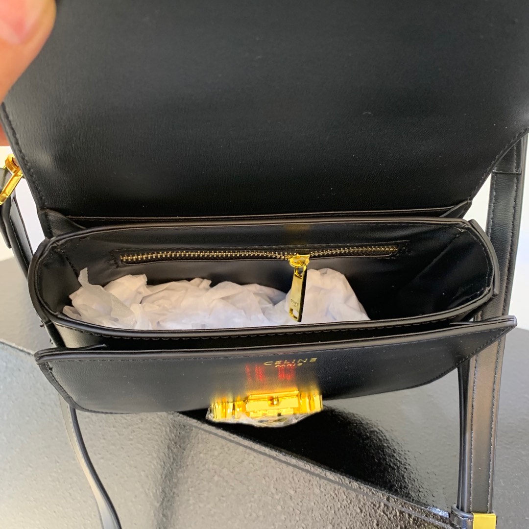 CL BESACE CLEA bag in shiny cowhide leather - Gorchic - $122.99