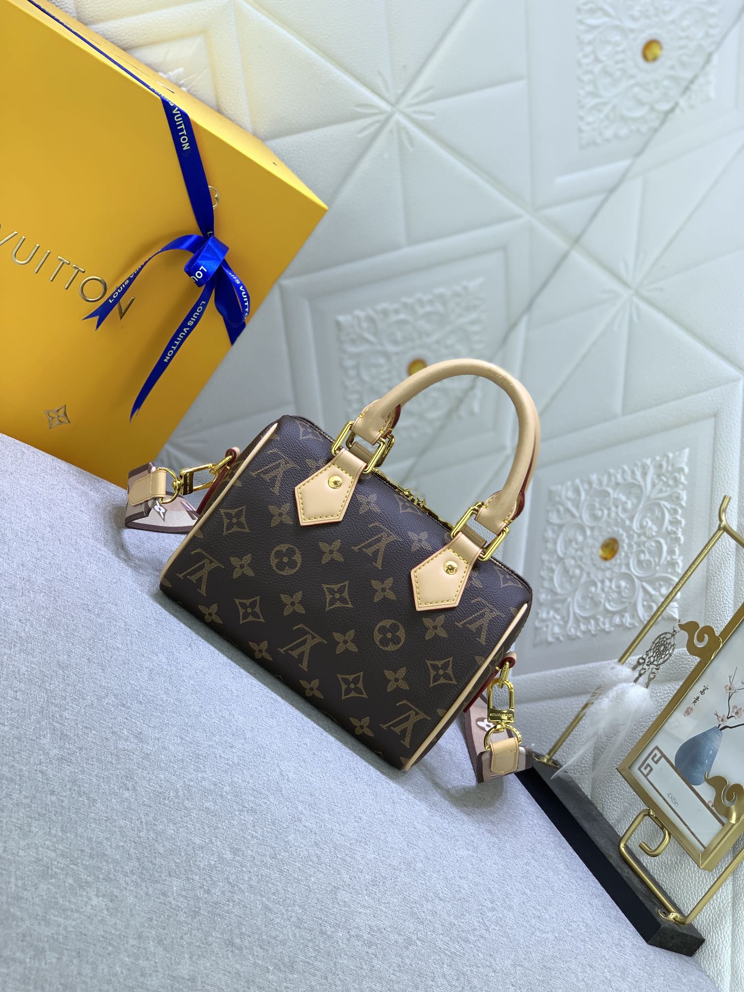 Designer Monogram Speedy Bandoulière 20 - Bag - Gorchic - $117.99