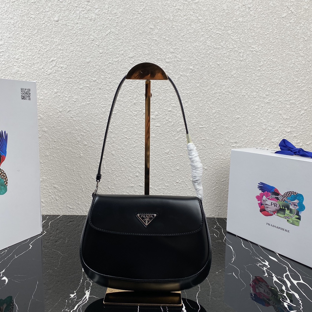 Saffiano texture Cleo shoulder bag - Gorchic - $121.99