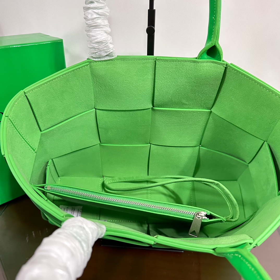 BV Medium Arco Leather Tote Bag- Light Green - Bag - Gorchic - $180.99