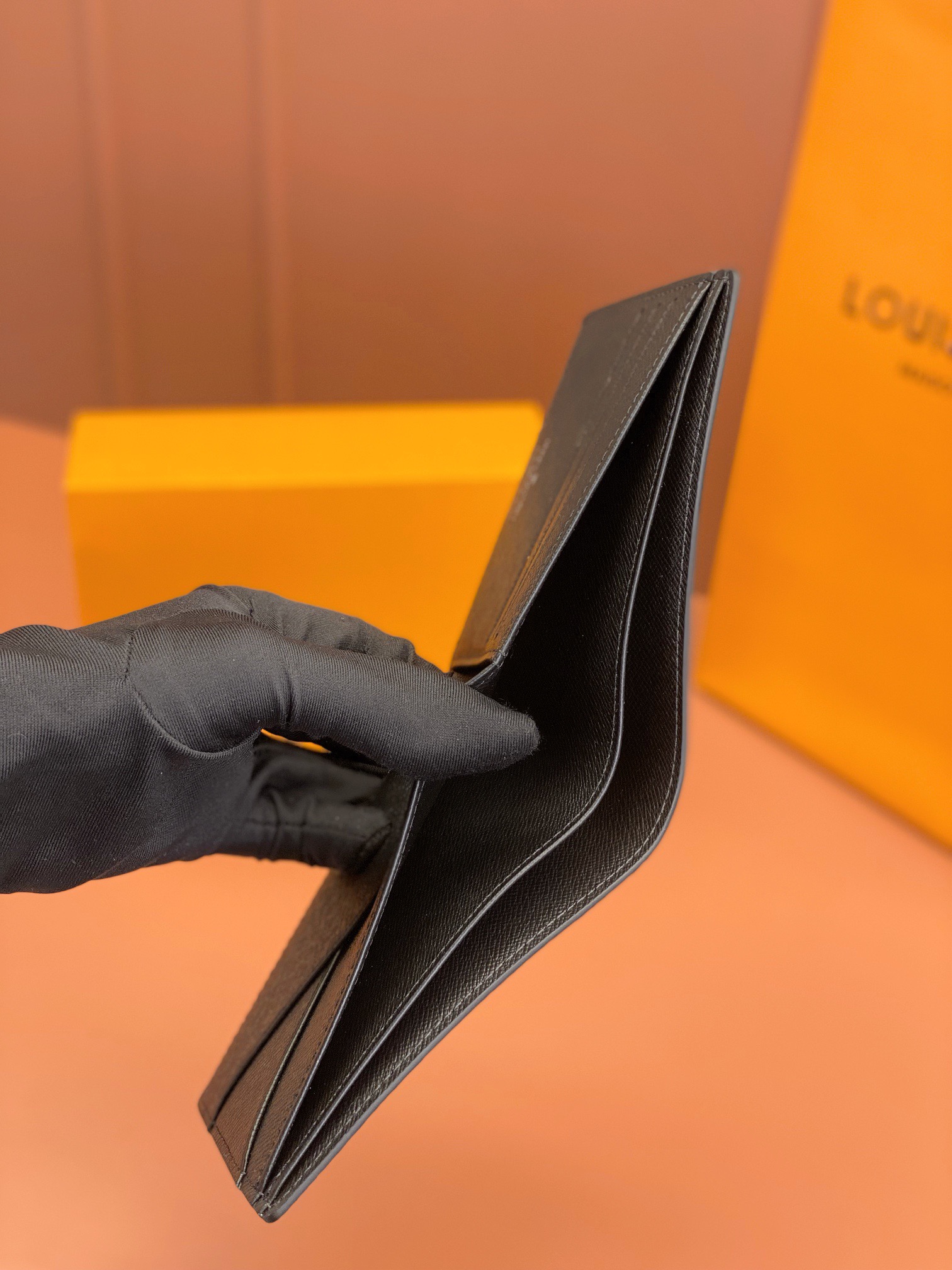 [TOP] Designer Folding Wallet - Gorchic - $153.99