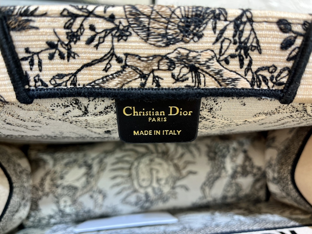 D Inspired book tote dark gold zoo - Bag - Gorchic - $167.99