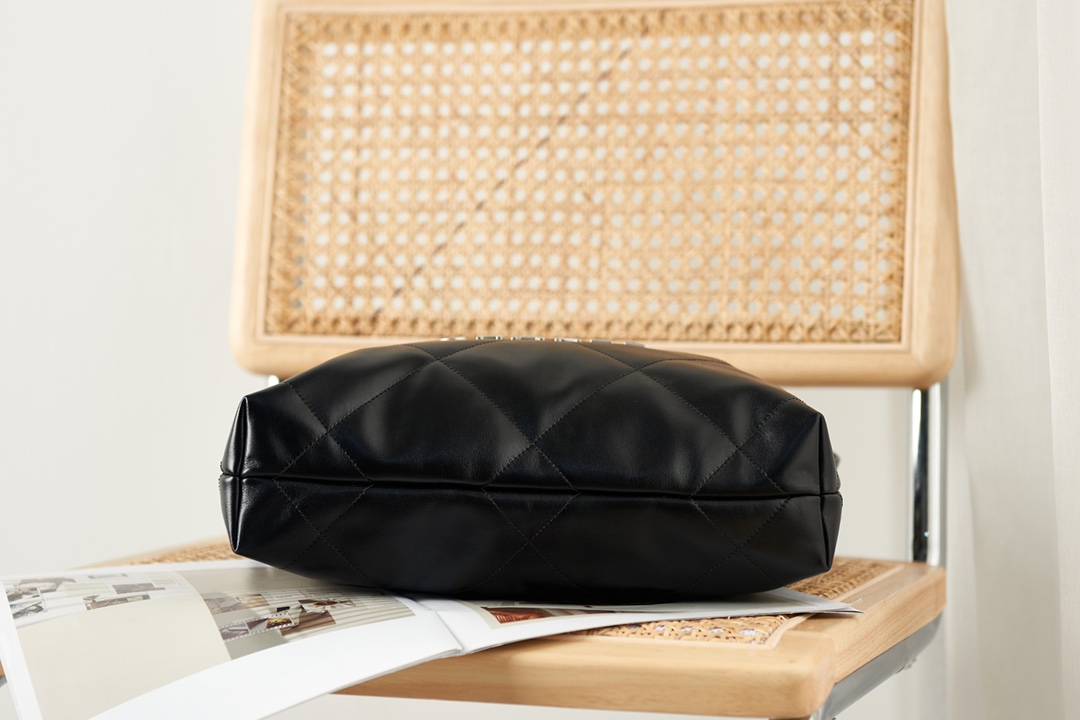 CC Inspired 22 HANDBAG Shiny Calfskin & Sier-Tone Black Bag - Gorchic - $165.99