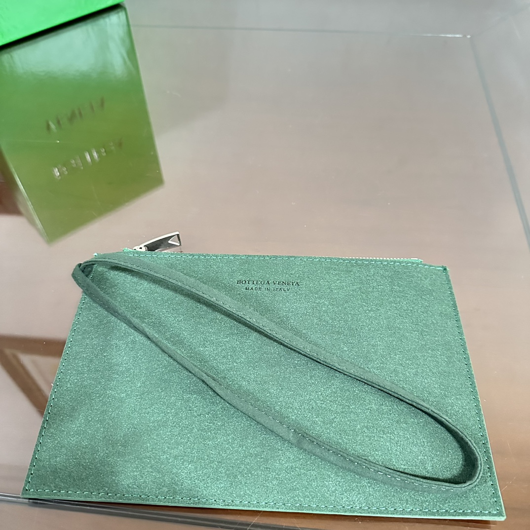 BV Medium Arco Leather Tote Bag- Green - Bag - Gorchic - $180.99