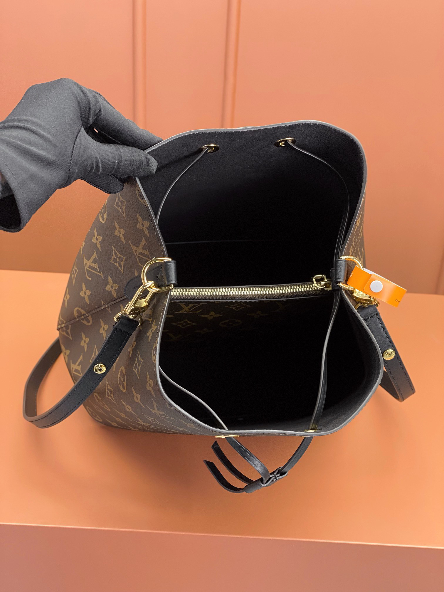 Designer Monogram Monogram Neonoe Bucket Bag Caramel - Gorchic - $281.99