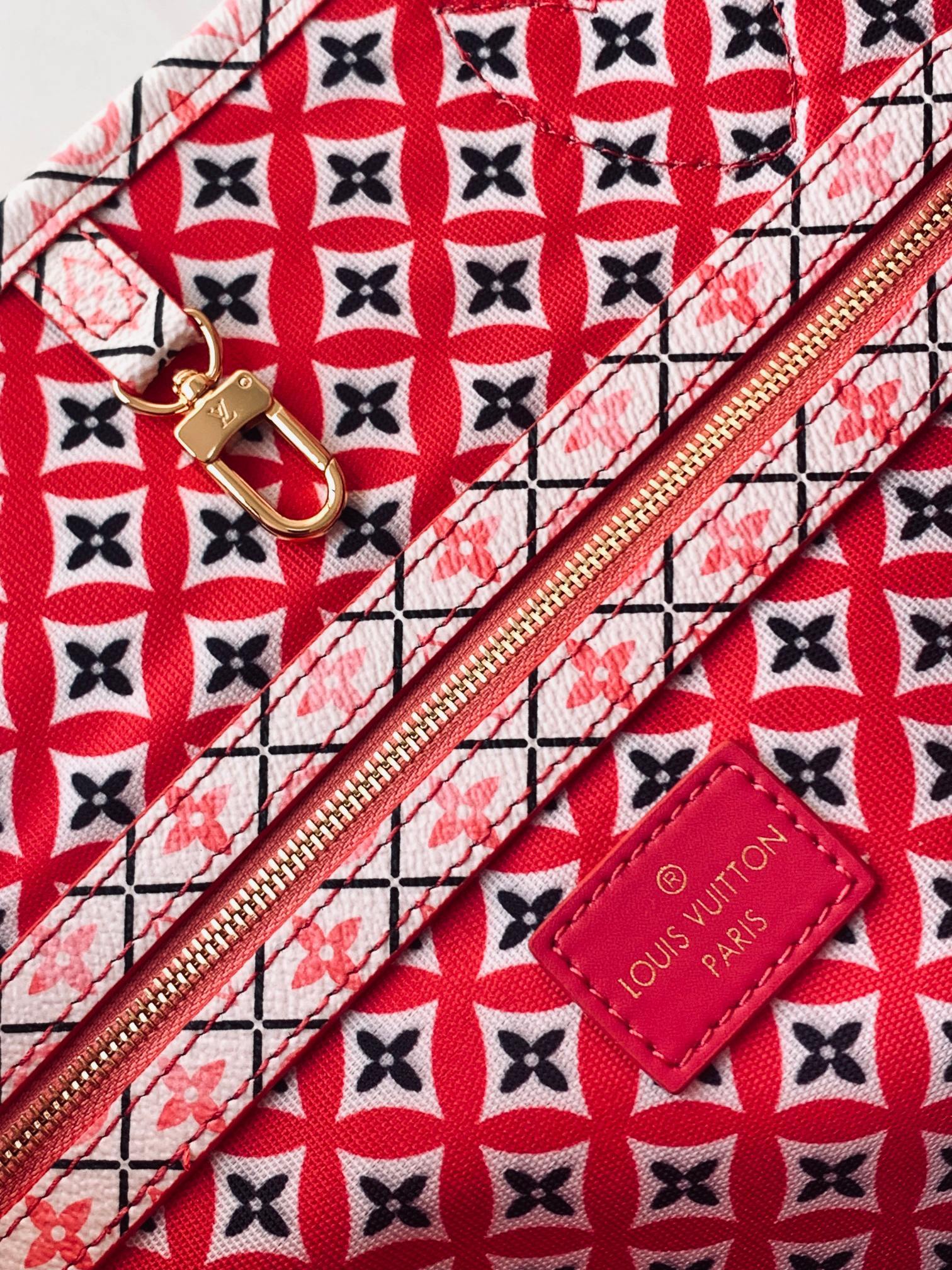 Designer Monogram Neverfull MM Shopping Bag - Red and White Bag - Gorchic - $124.99