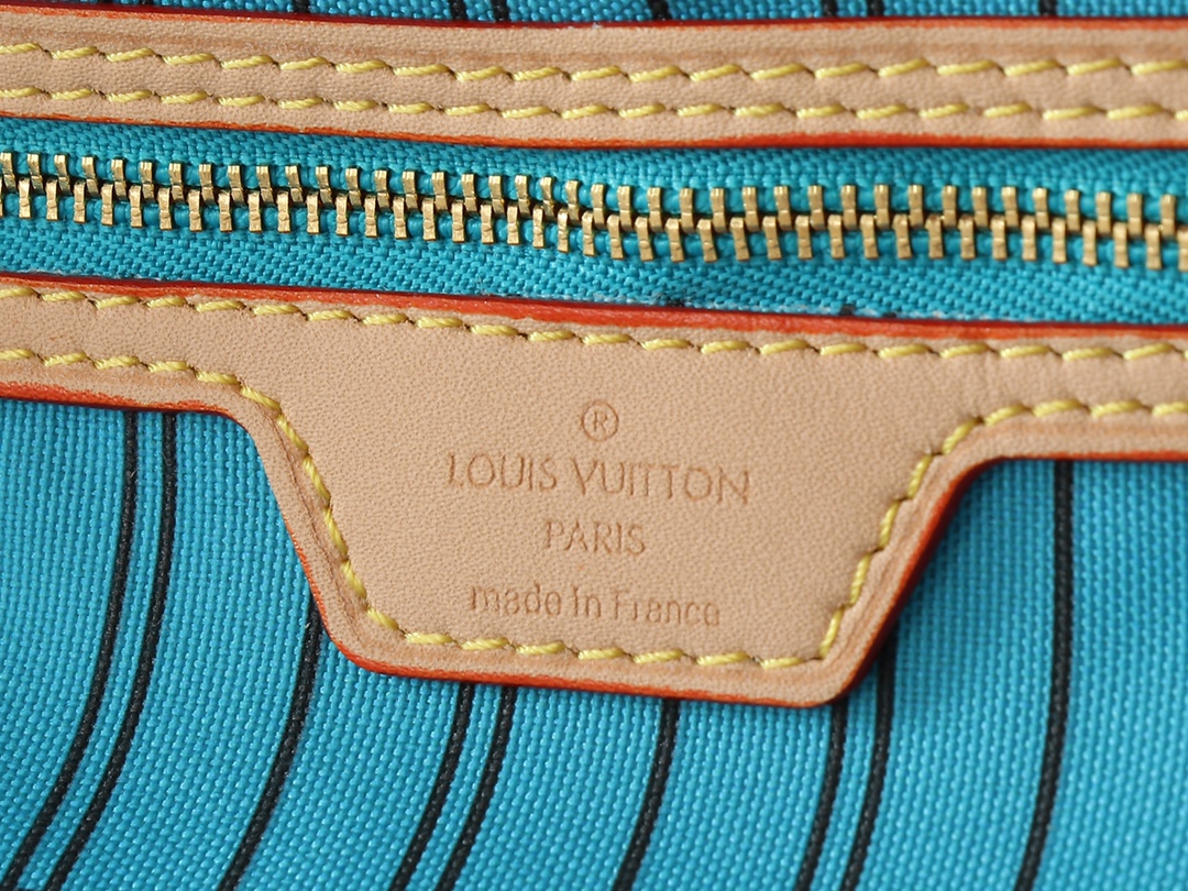 Designer Monogram Neverfull Bandoulière Inside Out MM Size Blue Bag - Gorchic - $139.99