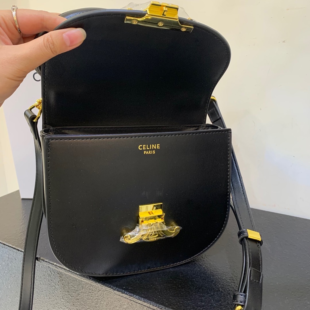 CL BESACE CLEA bag in shiny cowhide leather - Gorchic - $122.99