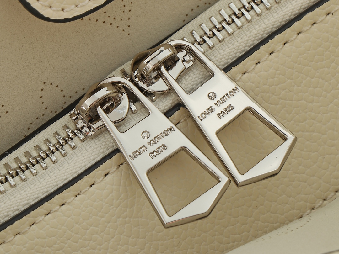 Designer Monogram Flore White Bag - Gorchic - $137.99