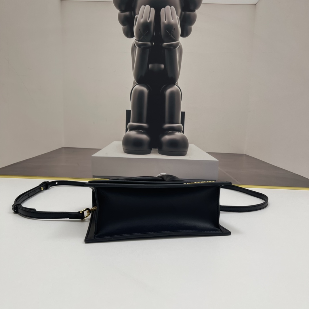 Jac Le Chiquito Noeud Tote Bag - Gorchic - $91.99