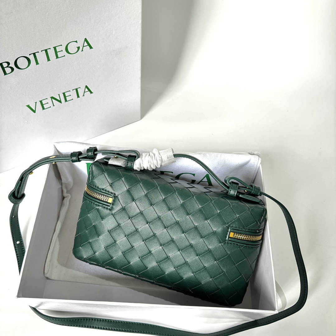 BV Bang Bang Vanity Case Green - Bag - Gorchic - $144.99