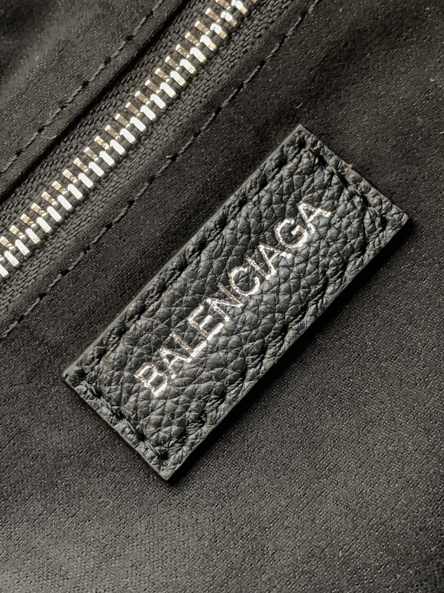 Hourglass iconic Lock Trim Large Tramp Bag - Black and Sier Bag - Gorchic - $144.99