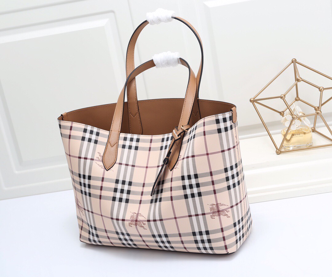 burbery Reversible Shopping Bag - Logo Camel Bag - Gorchic - $153.99