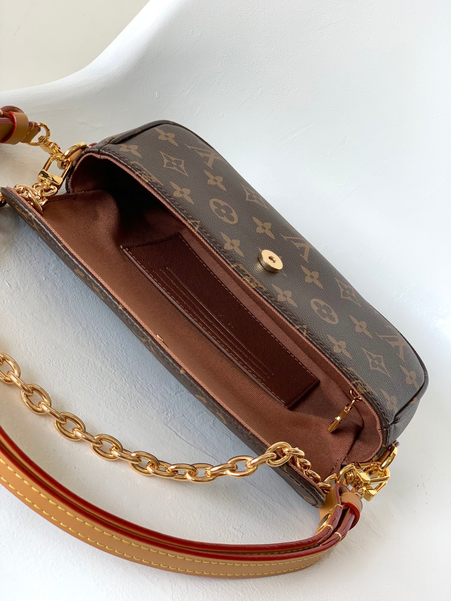 Designer Monogram Wallet on Chain Ivy Bag - Gorchic - $106.99