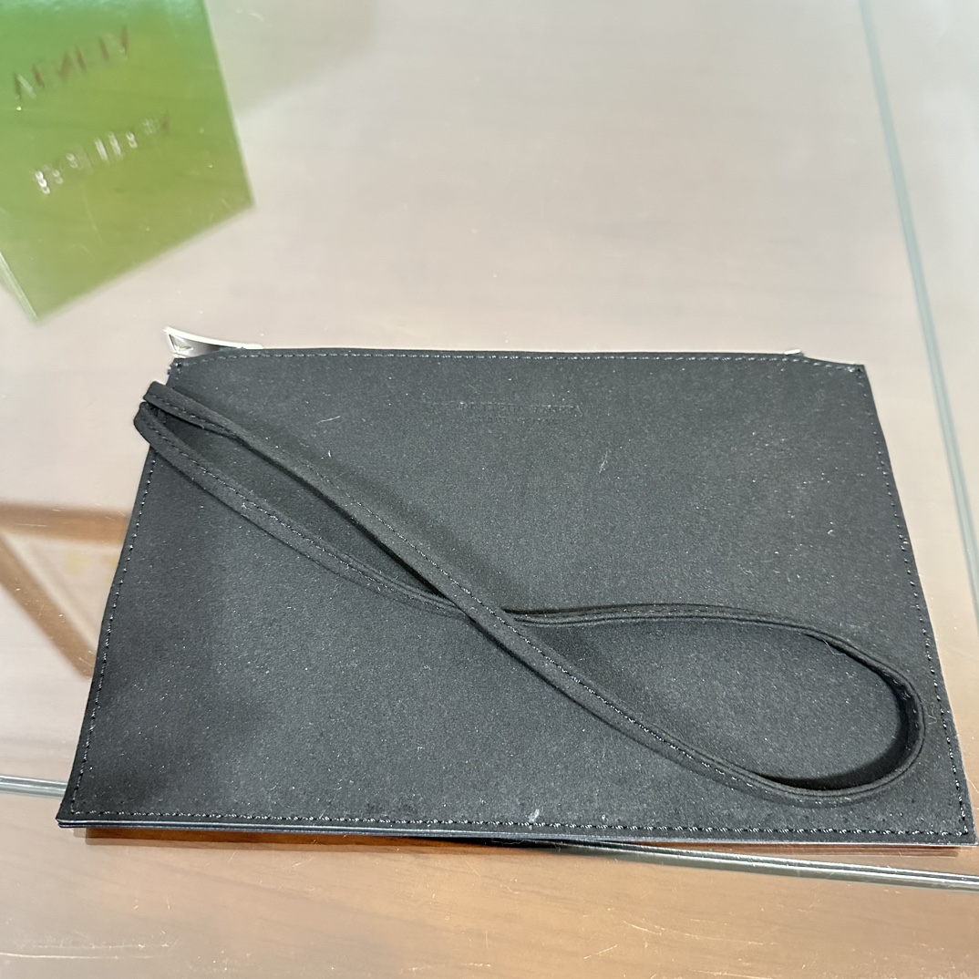 BV Medium Arco Leather Tote Bag- Black - Bag - Gorchic - $180.99