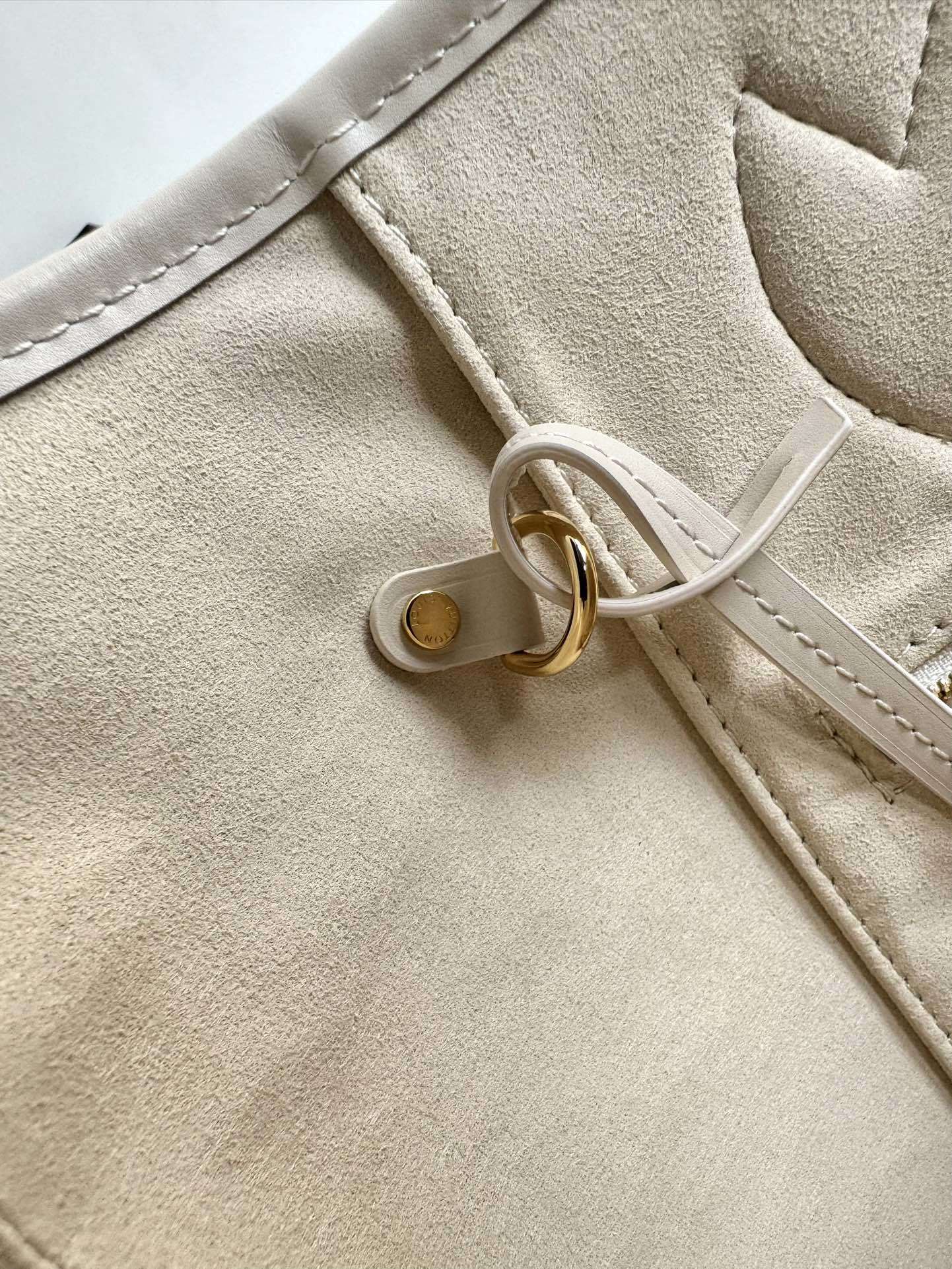 Designer Monogram Neverfull Gradient Red MM Shopper Bag - Gorchic - $124.99