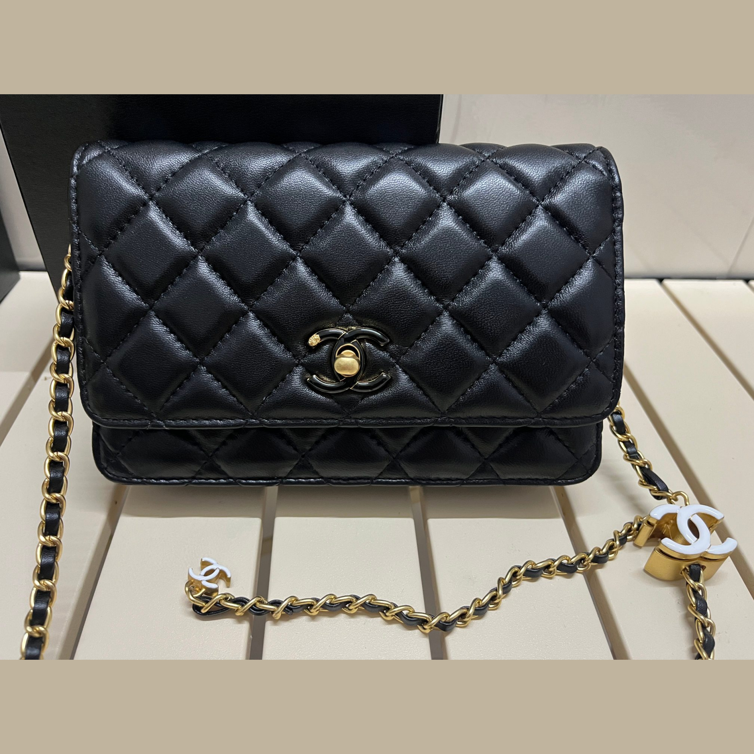 CC Inspired Pearl Crush Wallet On Chain-Black - Bag - Gorchic - $131.99