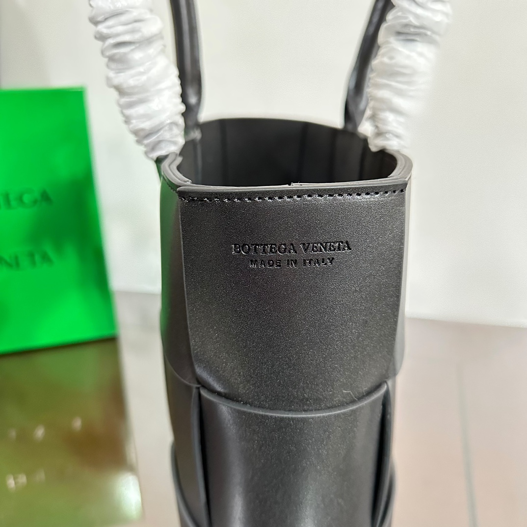 BV Medium Arco Leather Tote Bag- Black - Bag - Gorchic - $180.99