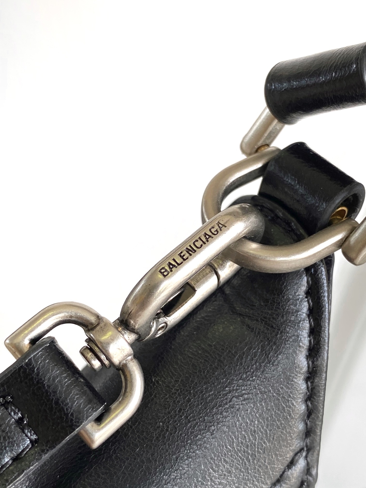 Hourglass iconic Sac Hobo Bb Soft Petit Modèle pour Femme en Noir Black - Bag - Gorchic - $149.99