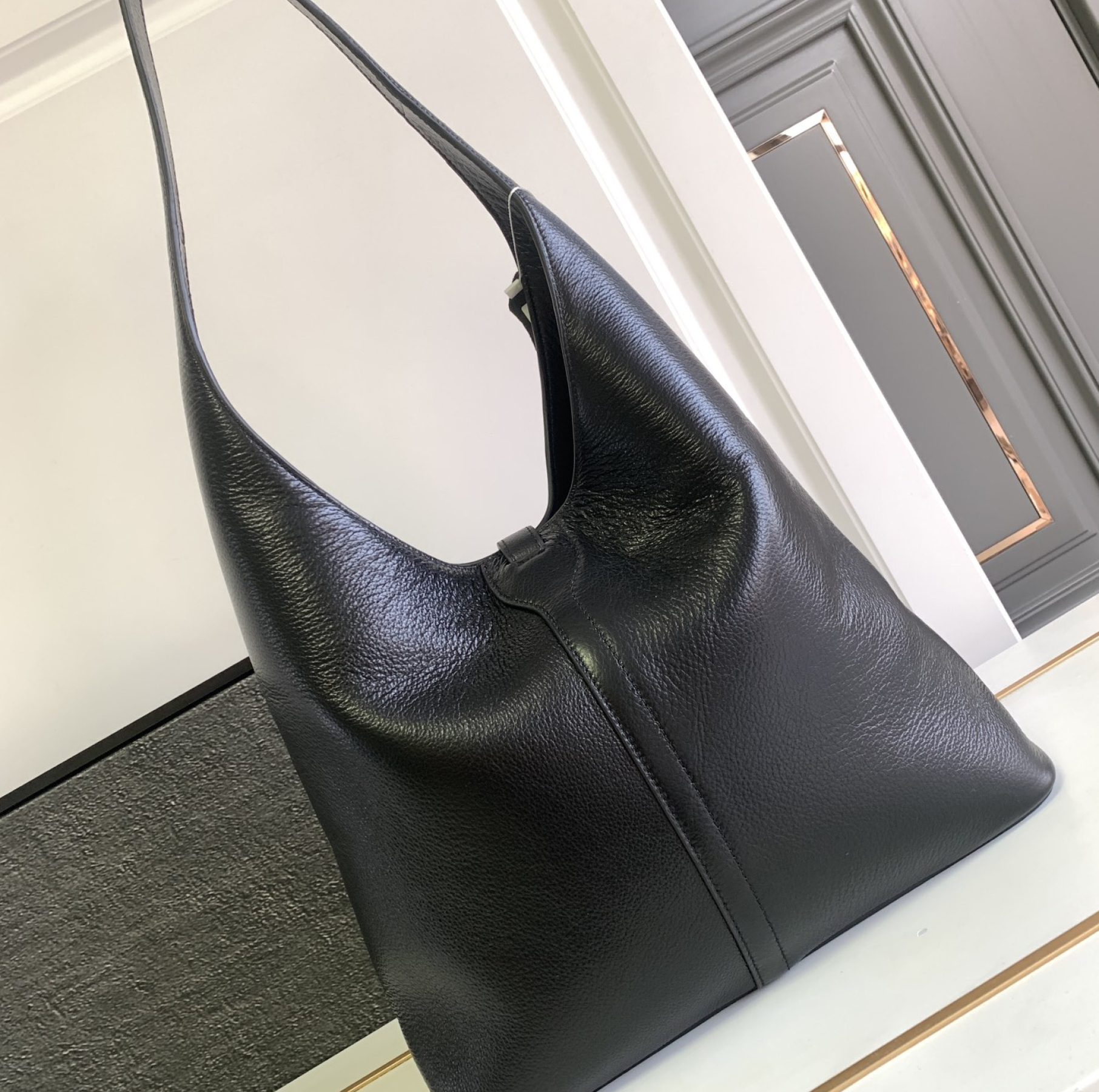 Hourglass iconic Lock Trim Large Tramp Bag - Black and Sier Bag - Gorchic - $144.99