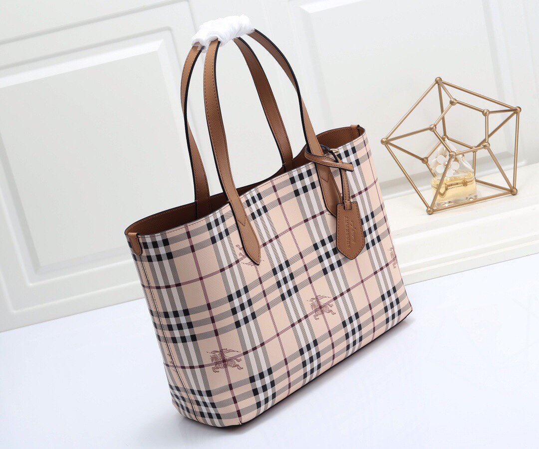 burbery Reversible Shopping Bag - Logo Camel Bag - Gorchic - $153.99